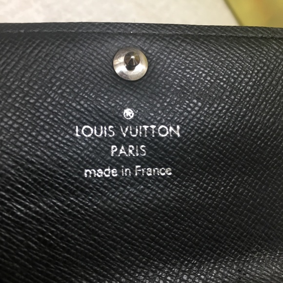 Preloved authentic 6 key holder in graphite - Picture 5 of 8